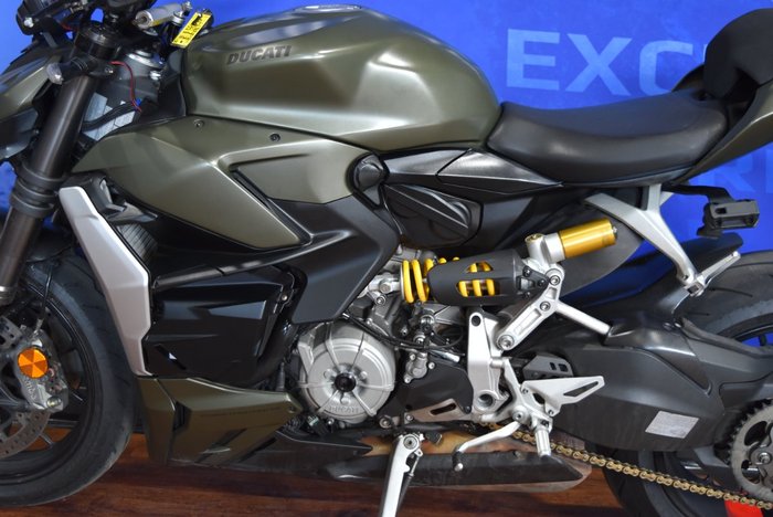 2023 Ducati STREETFIGHTER V2 Green