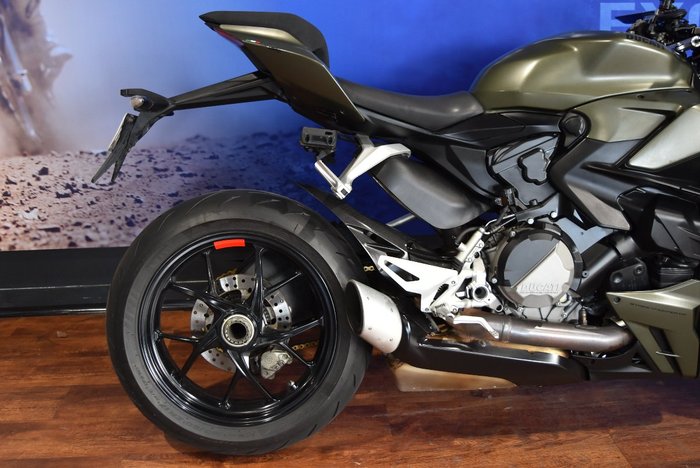 2023 Ducati STREETFIGHTER V2 Green