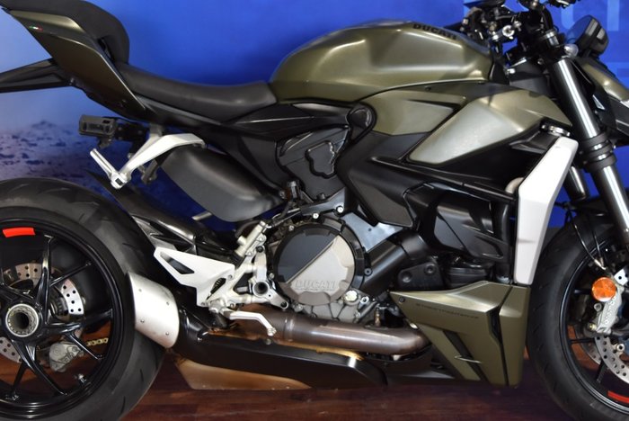 2023 Ducati STREETFIGHTER V2 Green
