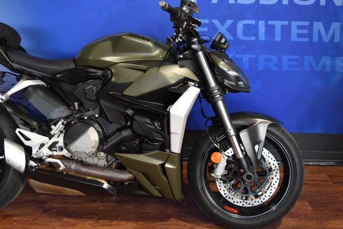 2023 Ducati STREETFIGHTER V2 Green