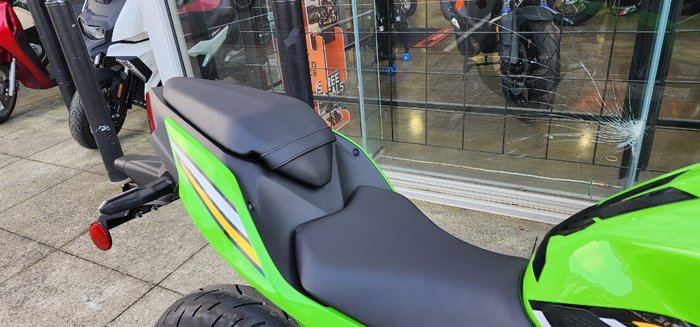 2025 Kawasaki NINJA 500 SE (LAMS) GREEN