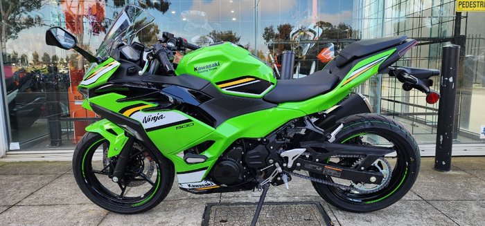 2025 Kawasaki NINJA 500 SE (LAMS) GREEN