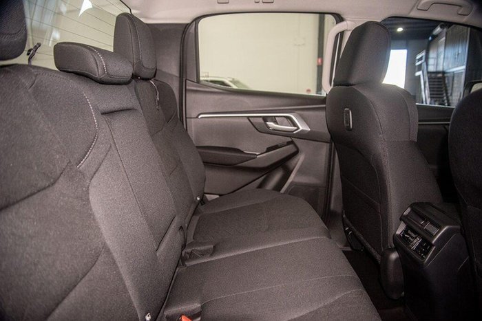 2025 Isuzu D-MAX LS-M