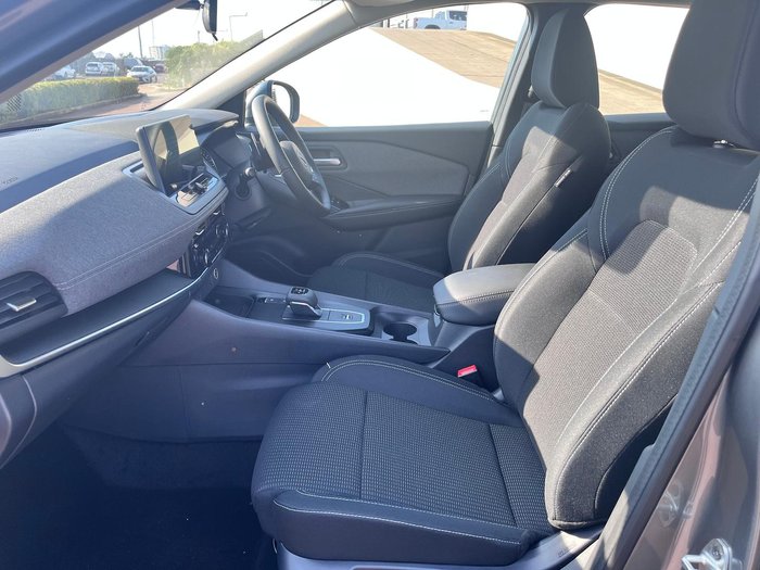 2025 Nissan QASHQAI ST-L