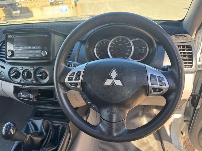 2014 Mitsubishi Triton GLX MN MY15 4X4 Dual Range White