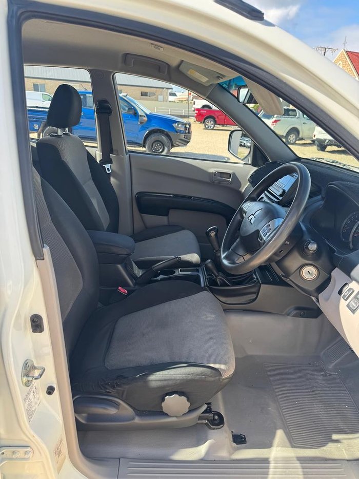 2014 Mitsubishi Triton GLX MN MY15 4X4 Dual Range White