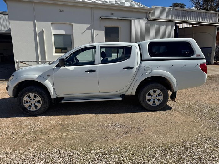 2014 Mitsubishi Triton GLX MN MY15 4X4 Dual Range White