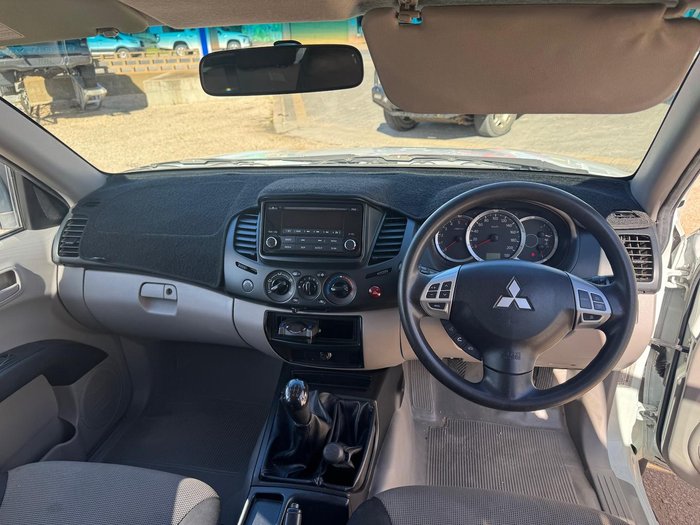2014 Mitsubishi Triton GLX MN MY15 4X4 Dual Range White