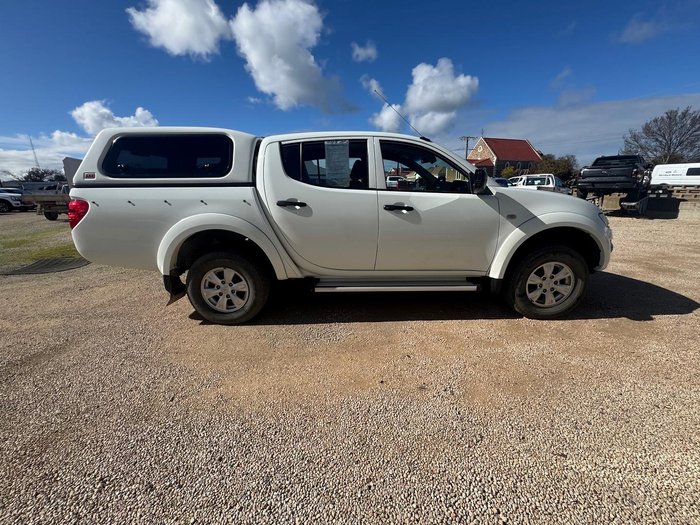 2014 Mitsubishi Triton GLX MN MY15 4X4 Dual Range White