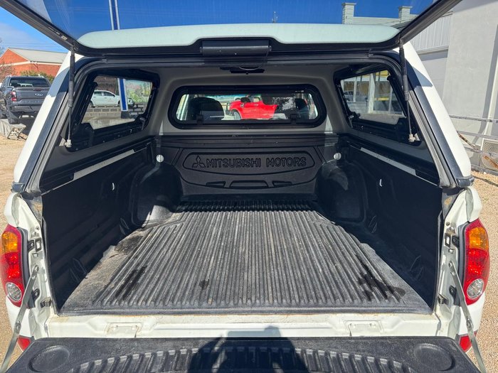 2014 Mitsubishi Triton GLX MN MY15 4X4 Dual Range White