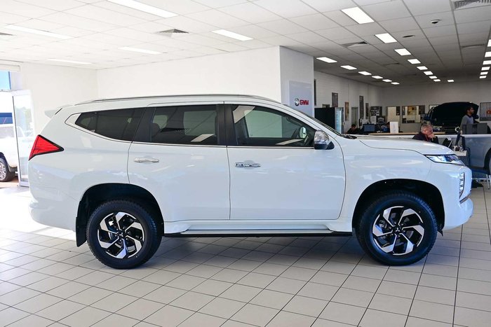 2024 Mitsubishi Pajero Sport GLS