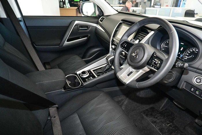 2024 Mitsubishi Pajero Sport GLS