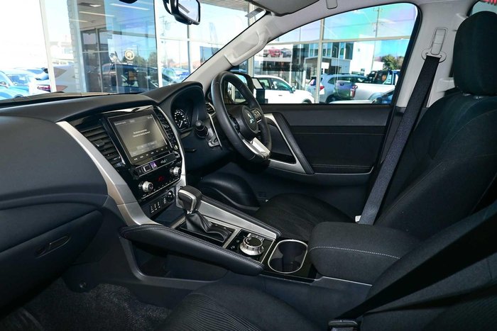 2024 Mitsubishi Pajero Sport GLS