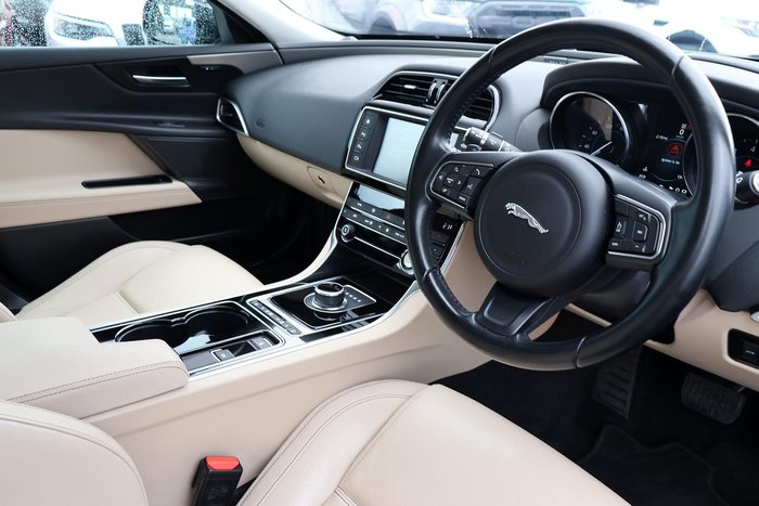 2016 Jaguar XE 20t Prestige