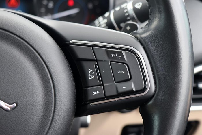 2016 Jaguar XE 20t Prestige