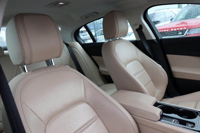 2016 Jaguar XE 20t Prestige