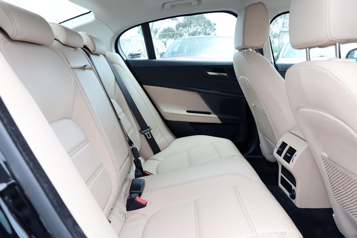 2016 Jaguar XE 20t Prestige