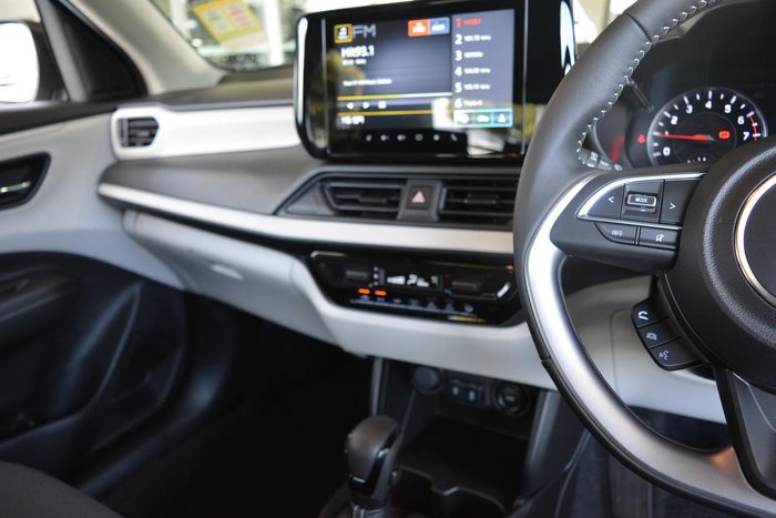 2025 Suzuki Swift Hybrid Plus