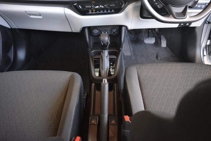 2025 Suzuki Swift Hybrid Plus