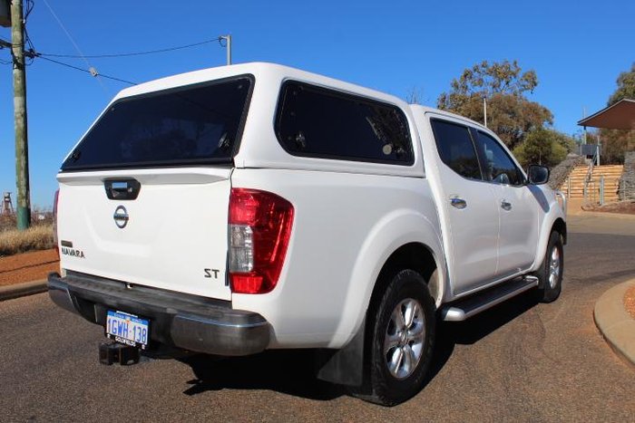 2015 Nissan Navara ST