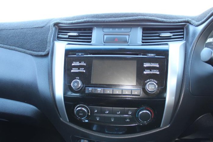 2015 Nissan Navara ST