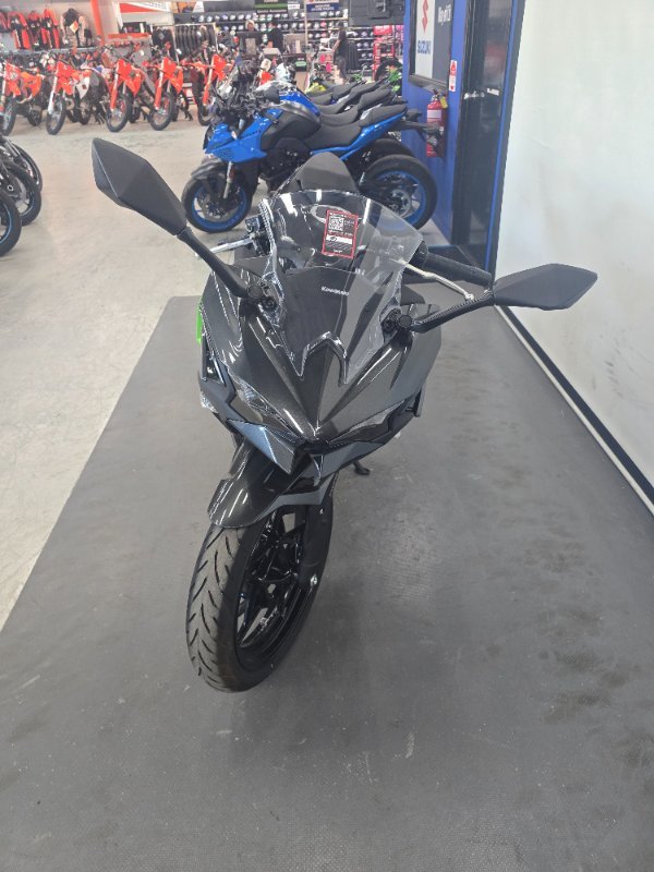 2025 Kawasaki NINJA 500 GREY