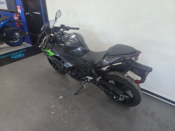 2025 Kawasaki NINJA 500 GREY