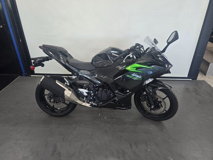 2025 Kawasaki NINJA 500 GREY