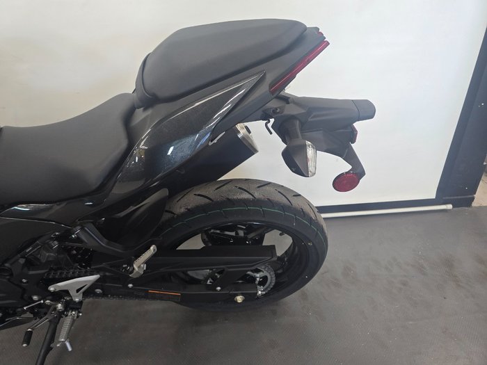 2025 Kawasaki NINJA 500 GREY
