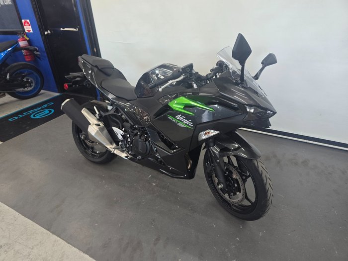 2025 Kawasaki NINJA 500 GREY