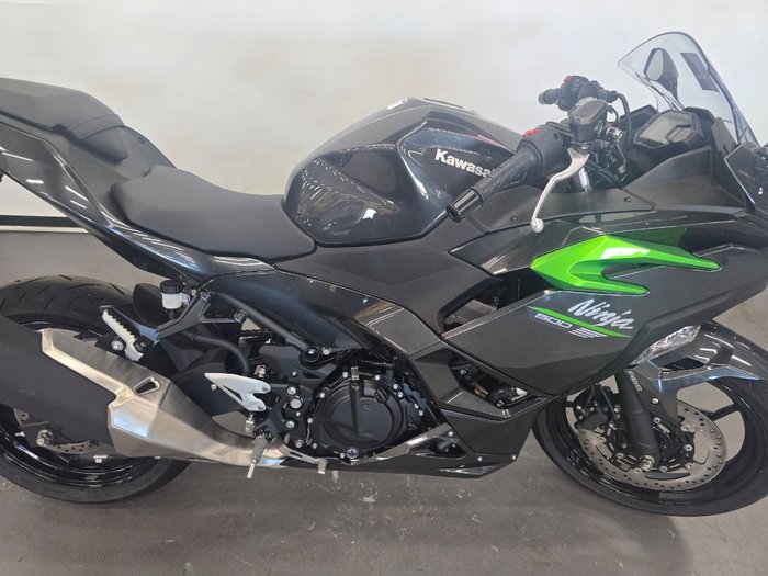 2025 Kawasaki NINJA 500 GREY