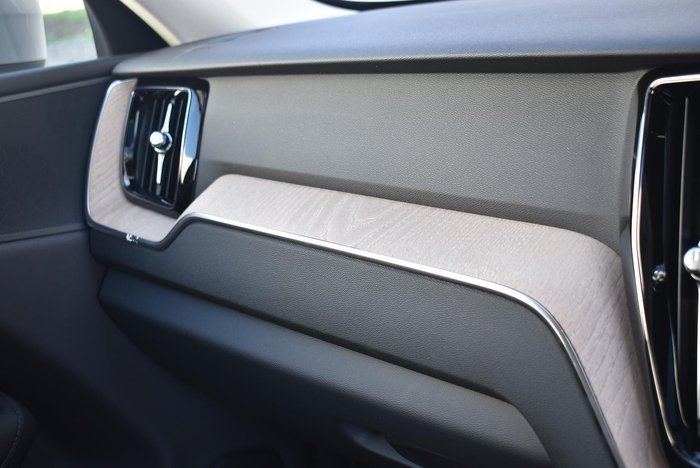 2025 Volvo XC60 Plus B5 Bright MY26 AWD Aurora Silver