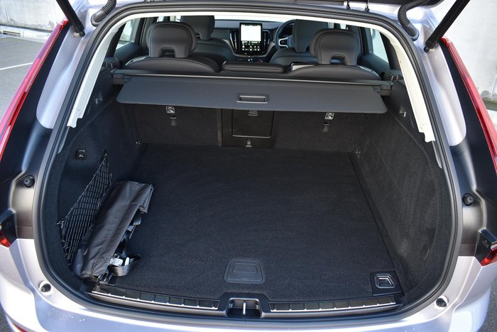 2025 Volvo XC60 Plus B5 Bright MY26 AWD Aurora Silver