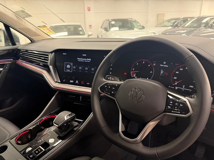 2025 Volkswagen Touareg 170TDI