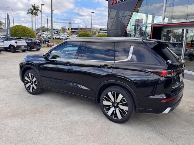 2025 Mitsubishi Outlander Exceed