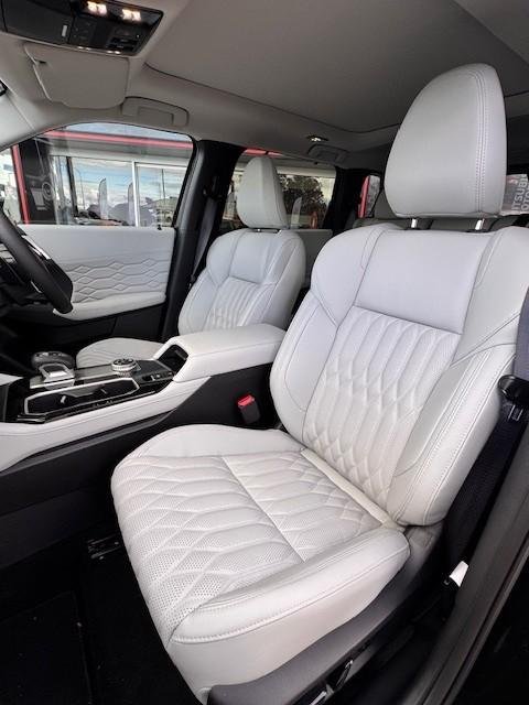 2025 Mitsubishi Outlander Exceed