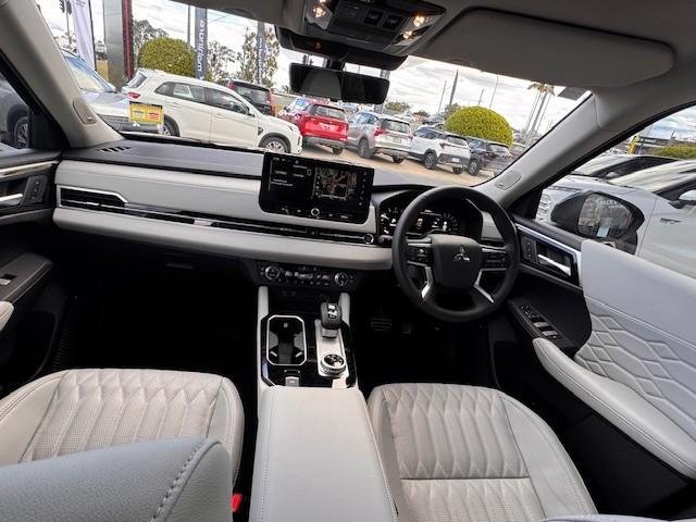 2025 Mitsubishi Outlander Exceed