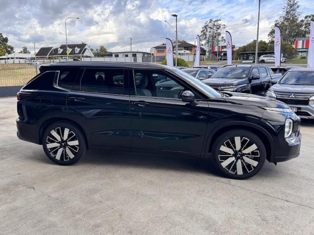 2025 Mitsubishi Outlander Exceed