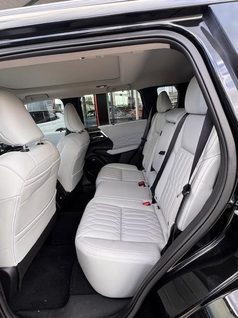 2025 Mitsubishi Outlander Exceed