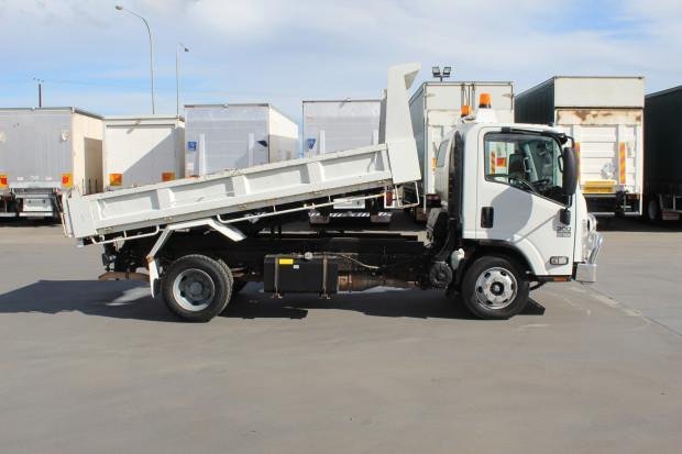 2015 Isuzu Npr300