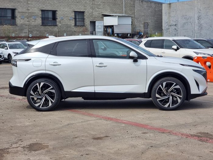 2025 Nissan QASHQAI Ti-L J12 MY25 Pearl White with Onyx Black Roof