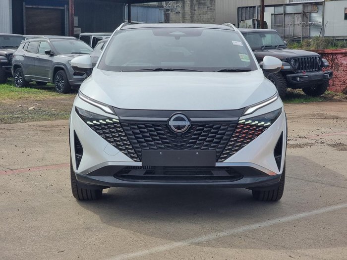 2025 Nissan QASHQAI Ti-L J12 MY25 Pearl White with Onyx Black Roof