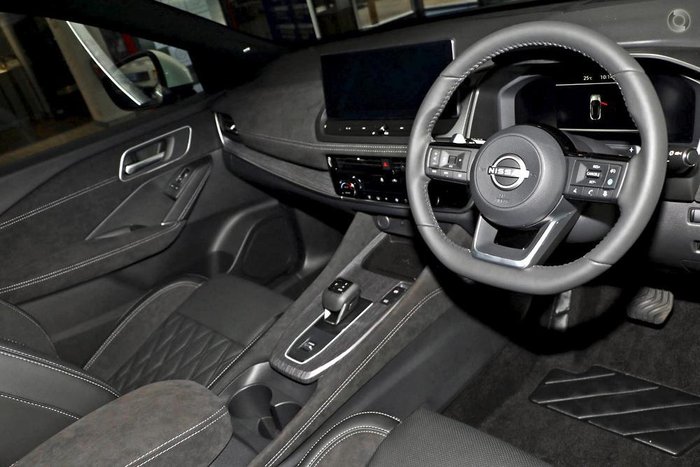 2025 Nissan QASHQAI Ti-L J12 MY25 Pearl White with Onyx Black Roof