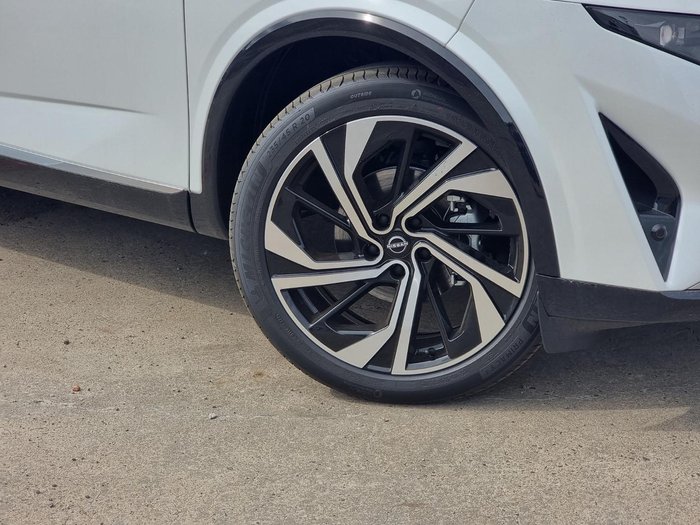 2025 Nissan QASHQAI Ti-L J12 MY25 Pearl White with Onyx Black Roof