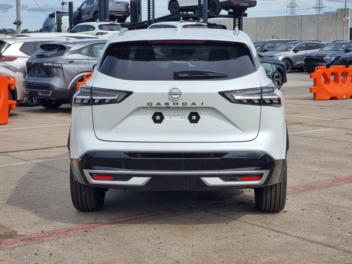 2025 Nissan QASHQAI Ti-L J12 MY25 Pearl White with Onyx Black Roof