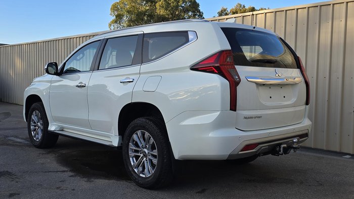 2022 Mitsubishi Pajero Sport GLX
