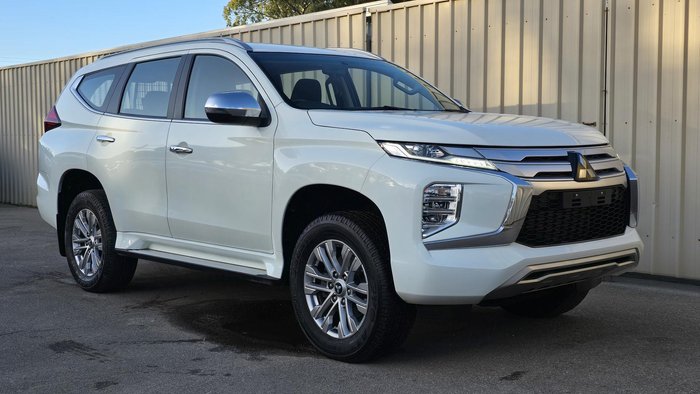 2022 Mitsubishi Pajero Sport GLX