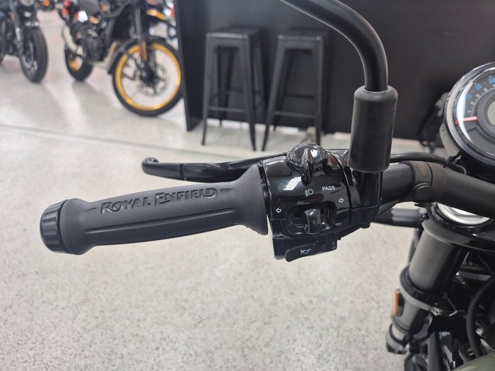 2025 Royal Enfield SHOTGUN 650 Green