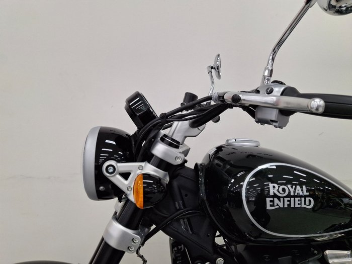 2025 Royal Enfield SUPER METEOR 650 Green
