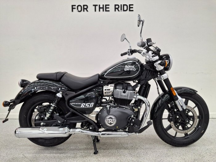 2025 Royal Enfield SUPER METEOR 650 Green